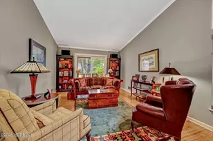13 Helene Ct, Tinton Falls, NJ 07724 - Photo 5