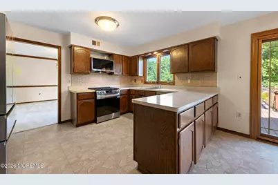 31 Vaughn Drive, Middletown, NJ 07748 - Photo 13