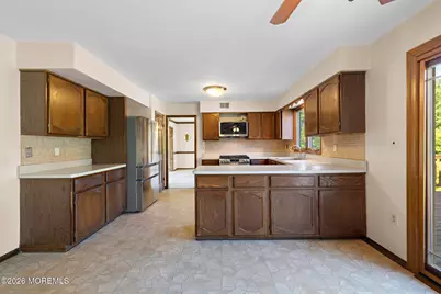 31 Vaughn Drive, Middletown, NJ 07748 - Photo 17