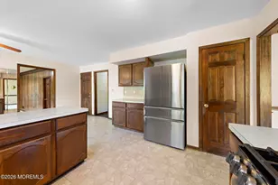 31 Vaughn Dr, Middletown, NJ 07748 - Photo 15