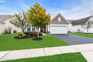 31 W Da Vinci Wy, Farmingdale, NJ 07727 - Photo 3
