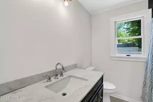 12 Market St, Red Bank, NJ 07701 - Photo 17