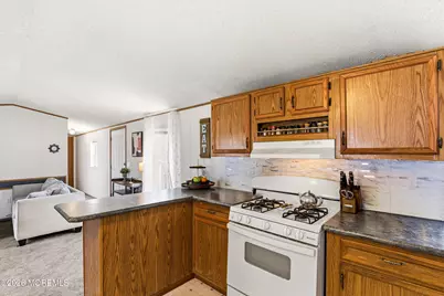 48 Pine Creek Village, Hazlet Township, NJ 07730 - Photo 9