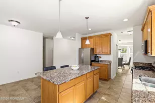 70 Eagle Ridge Cir, Lakewood, NJ 08701 - Photo 11