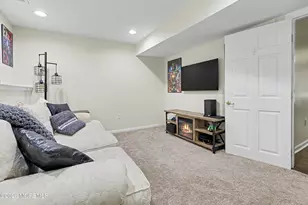 36 Saxton Rd, Farmingdale, NJ 07727 - Photo 5