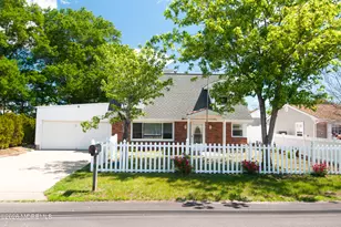 131 Veeder Ln, Bayville, NJ 08721 - Photo 3