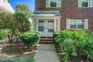 46 Manor Dr, Red Bank, NJ 07701 - Photo 3
