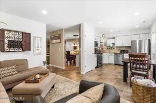 427 Dorchester Way, Manalapan Township, NJ 07726 - Photo 15