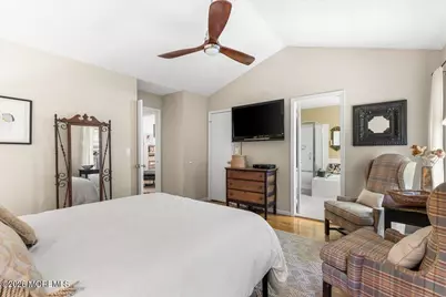 427 Dorchester Way, Manalapan Township, NJ 07726 - Photo 23