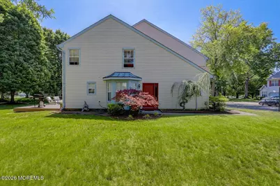 427 Dorchester Way, Manalapan Township, NJ 07726 - Photo 3