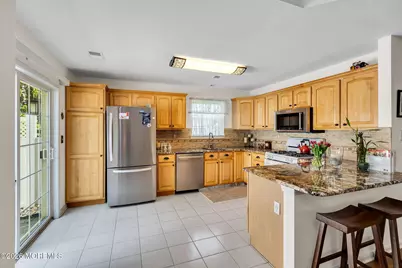 16 Sunningdale Circle, Manalapan Township, NJ 07726 - Photo 9