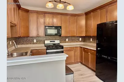 311 Mill Pond Way, Eatontown, NJ 07724 - Photo 9
