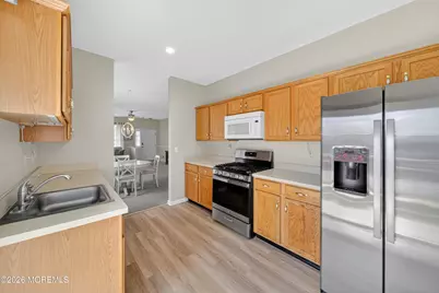 71 Burholme Drive, Robbinsville Township, NJ 08691 - Photo 7