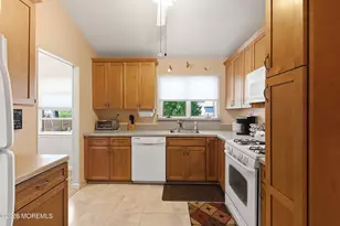 20 Bromley Dr, Hazlet Township, NJ 07730 - Photo 13
