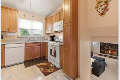 20 Bromley Drive, Hazlet Township, NJ 07730 - Photo 15