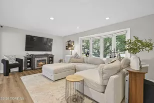 29 Alexander Ave, Freehold, NJ 07728 - Photo 9