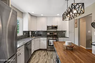 7 Oxford Rd, Manalapan Township, NJ 07726 - Photo 9