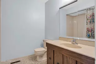25 Paine Ct, East Brunswick Township, NJ 08816 - Photo 17