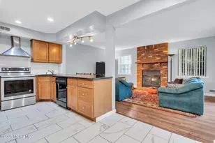 25 Paine Ct, East Brunswick Township, NJ 08816 - Photo 9