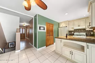 25 Carlow Way, Hazlet Township, NJ 07730 - Photo 11