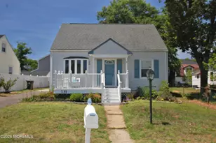 131 Laurel Ave, Hazlet Township, NJ 07734 - Photo 3