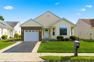 31 Portsmouth Dr, Toms River Township, NJ 08757 - Photo 1