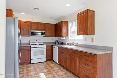 31 Portsmouth Drive, Toms River Township, NJ 08757 - Photo 5