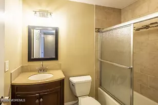 34 Harbor Cir, Freehold, NJ 07728 - Photo 19