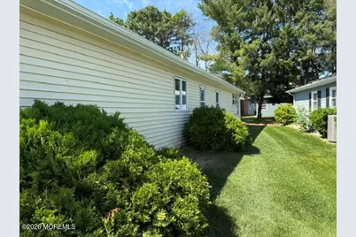 42 Lauren Lane, Brick, NJ 08723 - Photo 3
