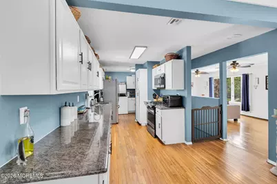 35 Richard Terrace, Middletown, NJ 07748 - Photo 19