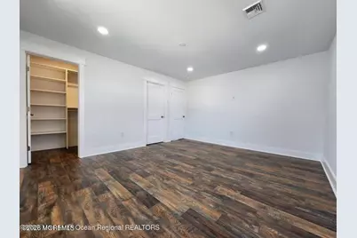 105 Summit Avenue, Belford, NJ 07718 - Photo 9