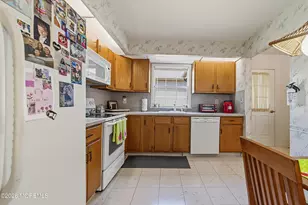 9A Patrick Henry Ct, Monroe Township, NJ 08831 - Photo 9