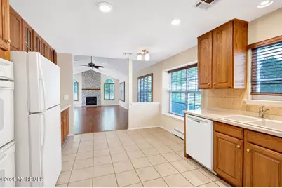 52 Skyline Drive, Lakewood, NJ 08701 - Photo 7