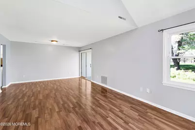 6 Stowe Court, Freehold, NJ 07728 - Photo 9