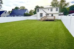 27 Runyon Ave, Freehold, NJ 07728 - Photo 9