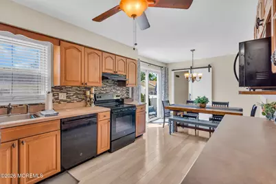 1332 Broadway Boulevard, Toms River Township, NJ 08757 - Photo 9