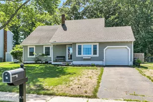 35 Lisa Dr, Hazlet Township, NJ 07730 - Photo 3