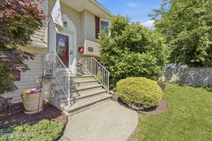902 10th St, Union Beach, NJ 07735 - Photo 5
