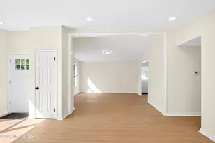 17 Brookview Ln, Manalapan Township, NJ 07726 - Photo 5