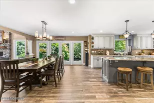 2 Richards Way, Holmdel, NJ 07733 - Photo 9