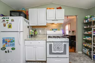904 Central Ave, Union Beach, NJ 07735 - Photo 9