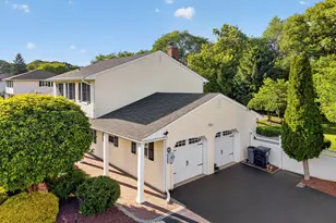 77 Wellington Rd, Freehold, NJ 07728 - Photo 5