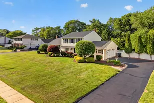 77 Wellington Rd, Freehold, NJ 07728 - Photo 3