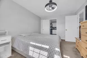 393 College Dr, Edison, NJ 08817 - Photo 13