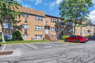 393 College Dr, Edison, NJ 08817 - Photo 19