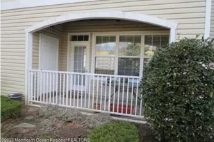 314 Mill Pond Wy, Eatontown, NJ 07724 - Photo 15