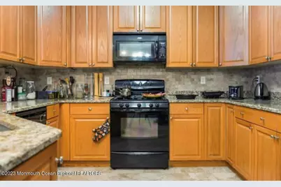 314 Mill Pond Way, Eatontown, NJ 07724 - Photo 9