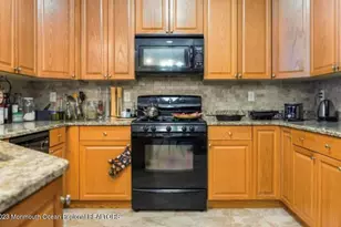 314 Mill Pond Wy, Eatontown, NJ 07724 - Photo 9