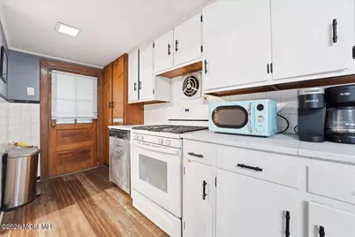[Address not provided], Red Bank, NJ 07701 - Photo 17