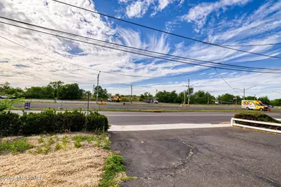 450 Beachway Avenue, Keansburg, NJ 07734 - Photo 9